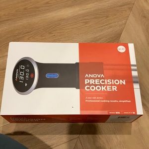 Sous vide precision cooker